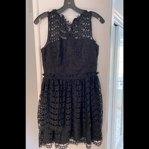 Ladies black dress, size S, fits like a size 2-4.